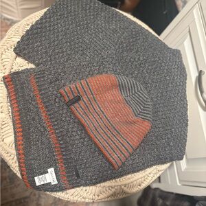 Men’s Calvin Klein Gray and Orange Knit Hat and scarf